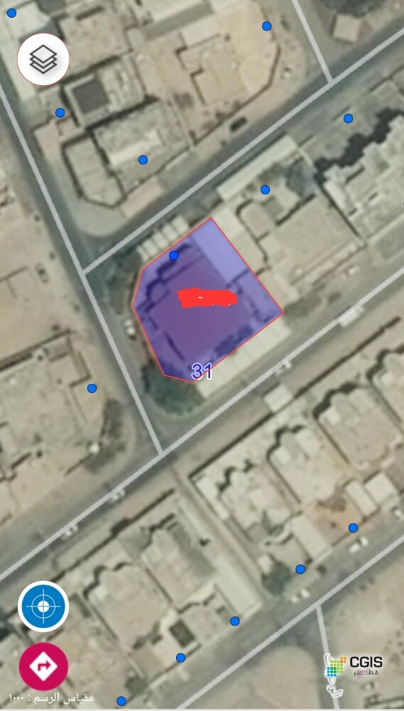 تجاري  في الدحيل على ٣ شوارع - 1