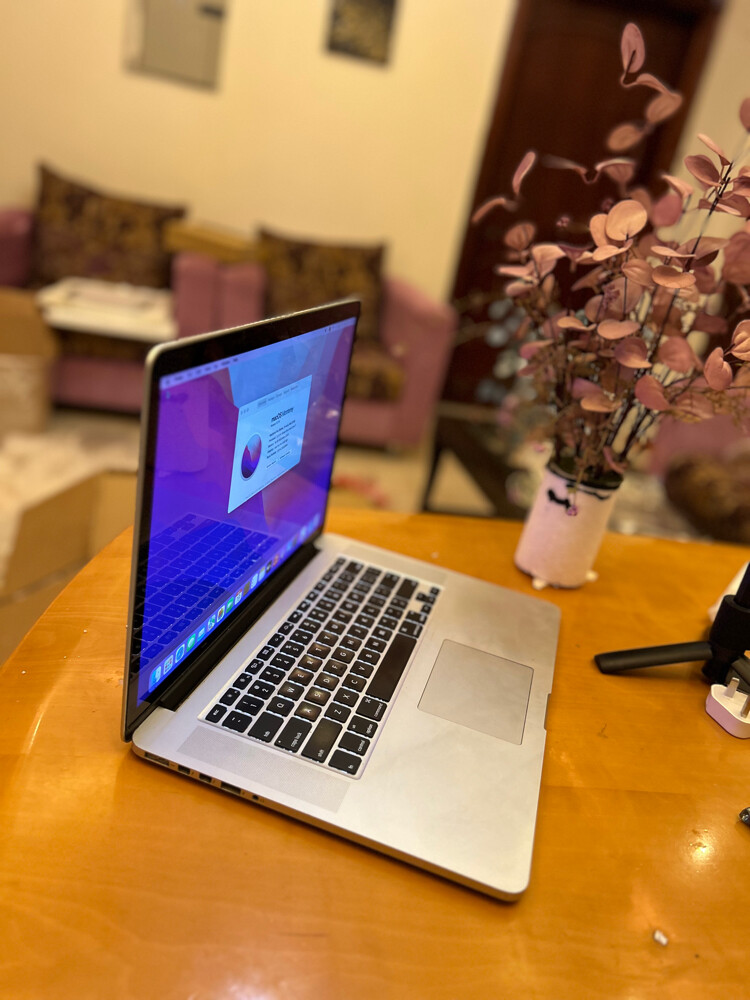 Apple orignal  i7 16GB RAM USA  - 7