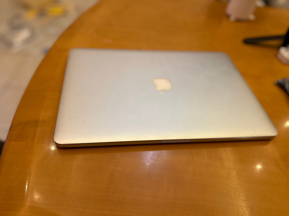 Apple orignal  i7 16GB RAM USA  - 4