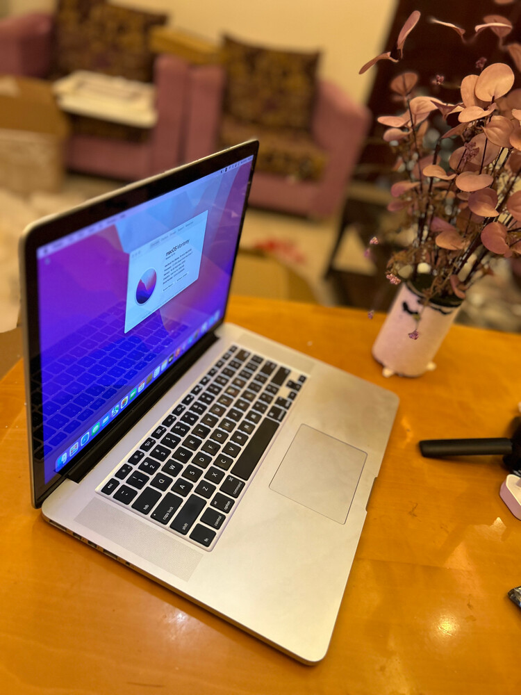 Apple orignal  i7 16GB RAM USA  - 6