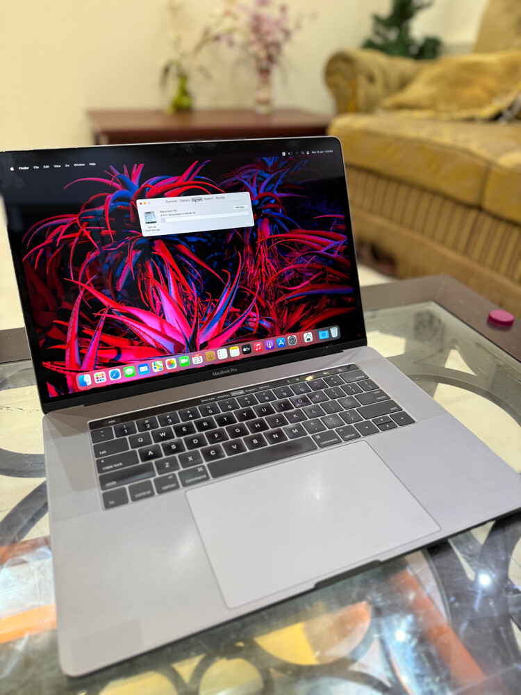 MacBook Pro 2016 Core i7, 16Gb ram  - 3