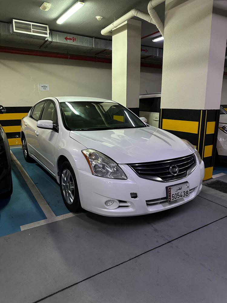Nissan altima 2012 clean - 2