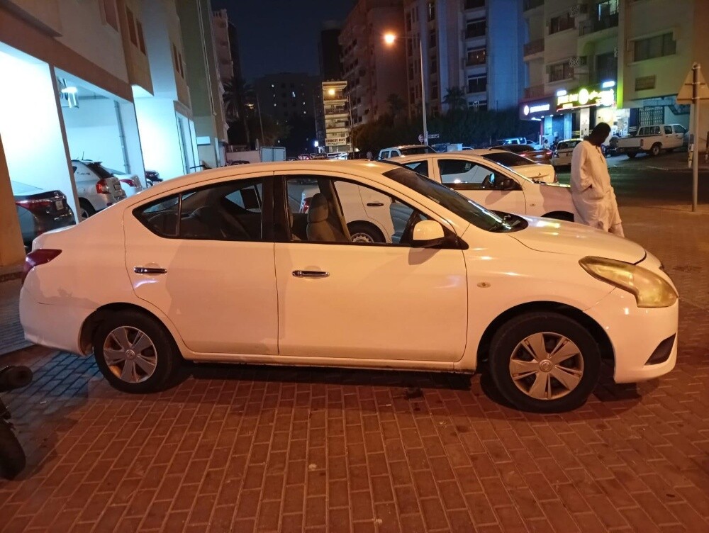 سياره نيسان - 2