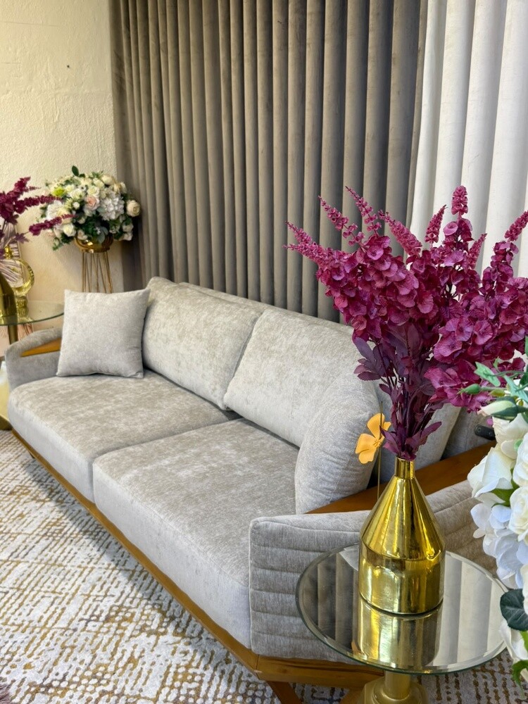 Branded like new sofa 3+3+1+1 sale. - 9