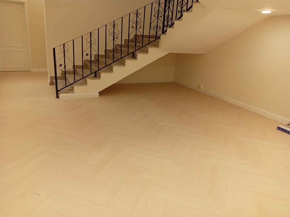 Royal moon furniture We do wallpape - 6