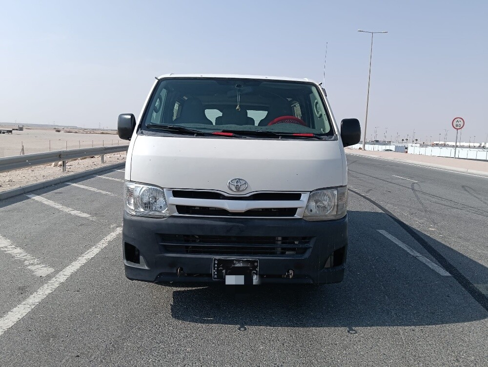 Toyota hiece 2011 - 3