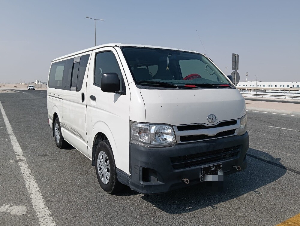 Toyota hiece 2011 - 2