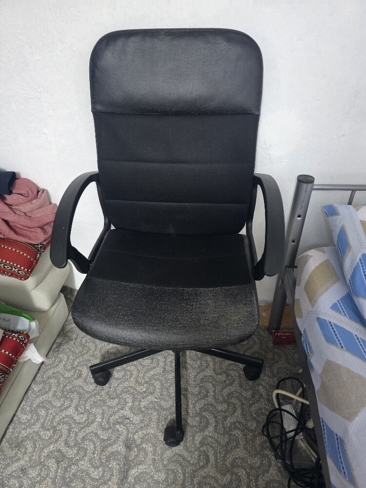 IKEA office chair, only 75 Riyals—f - 1