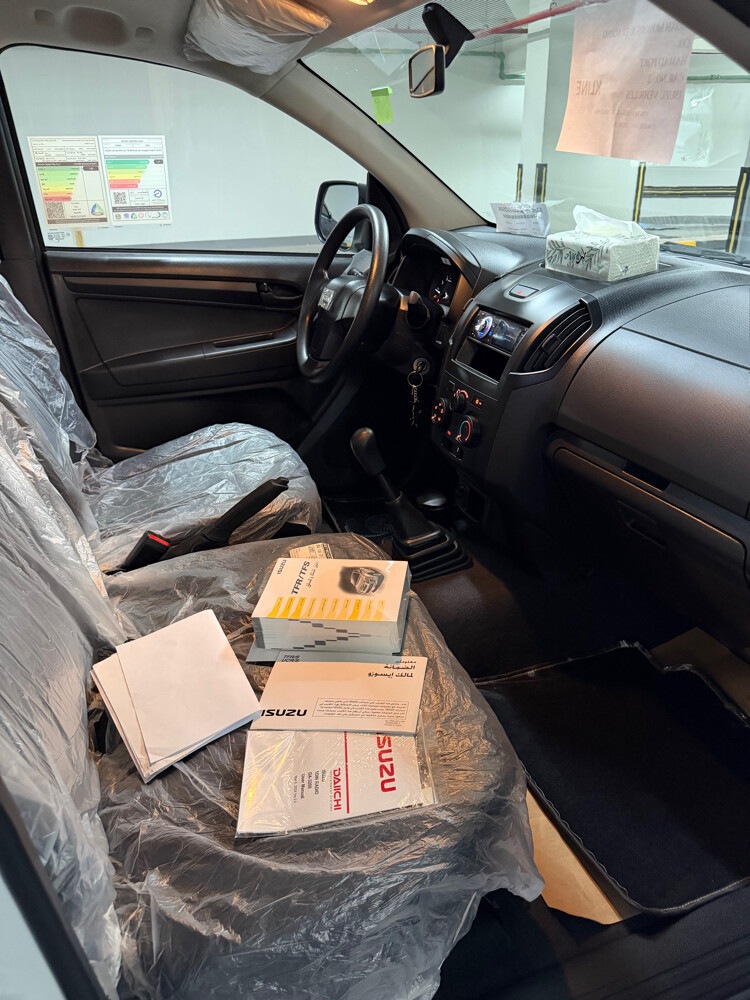 isuzu d-max - 5