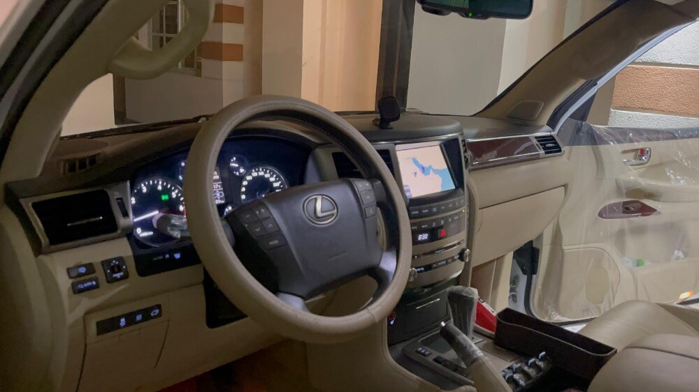 لكزس ال اكس 570 - 3