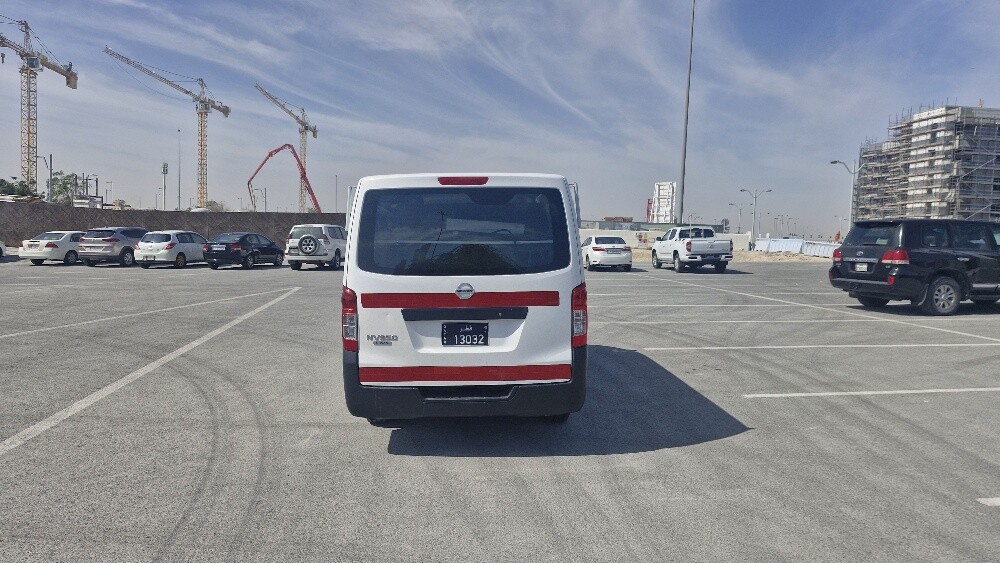 nissan van - 5