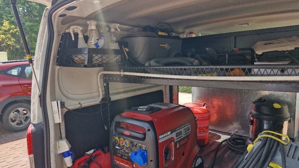 nissan van - 2