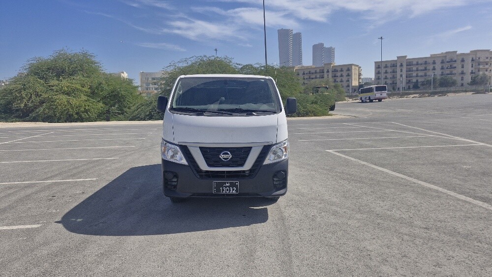 nissan van - 4