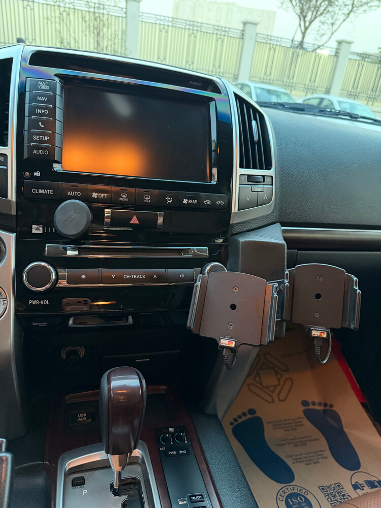 premium edition Toyota VXR 2015 - 2