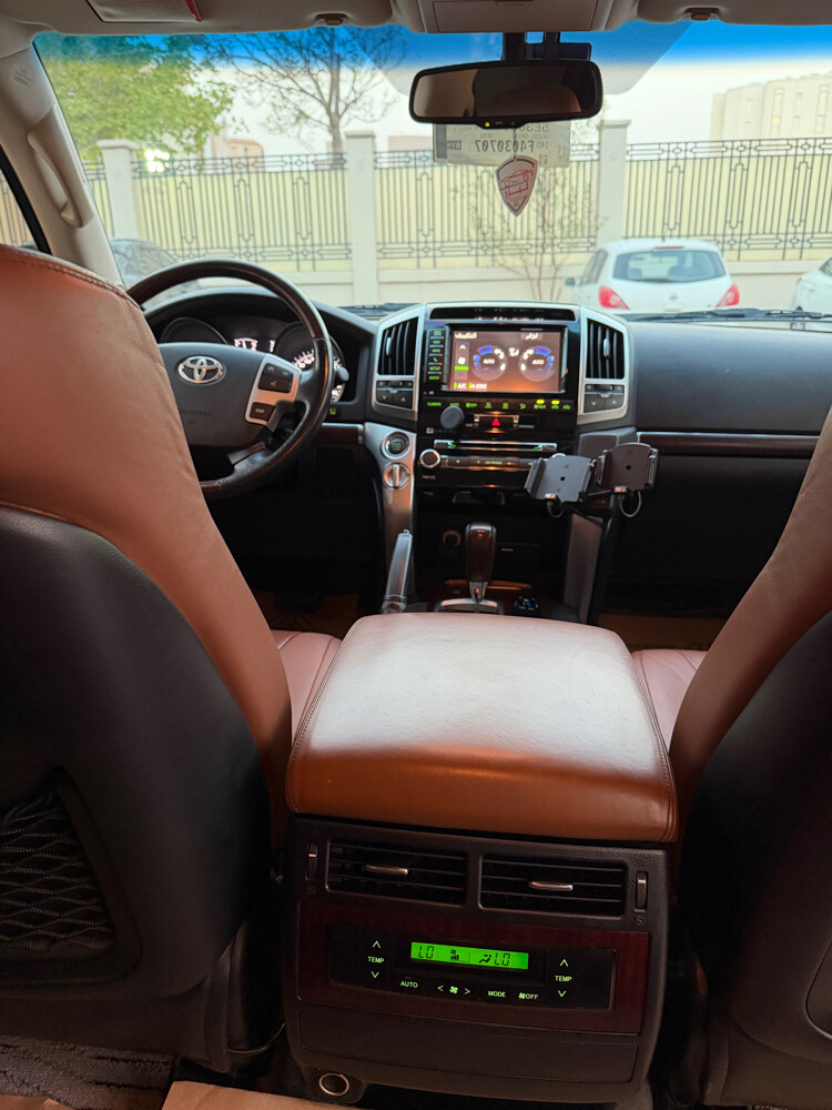 premium edition Toyota VXR 2015 - 8