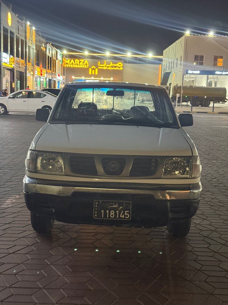 nissan pickup  - 4
