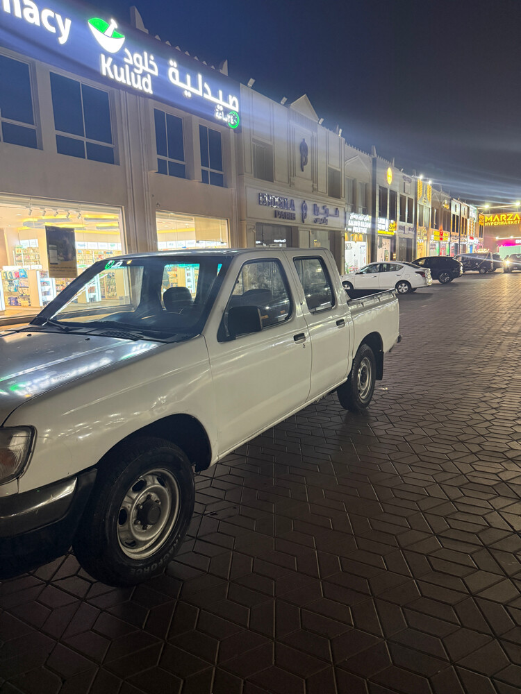 nissan pickup  - 5