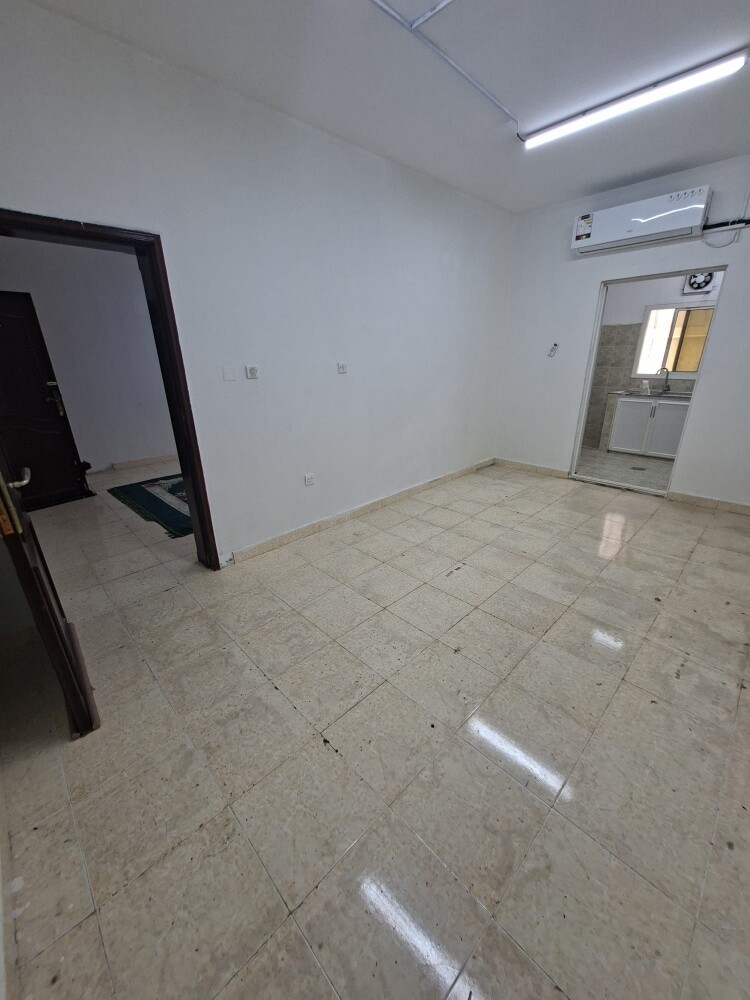 For rent in Al Wakra: a room and a - 3