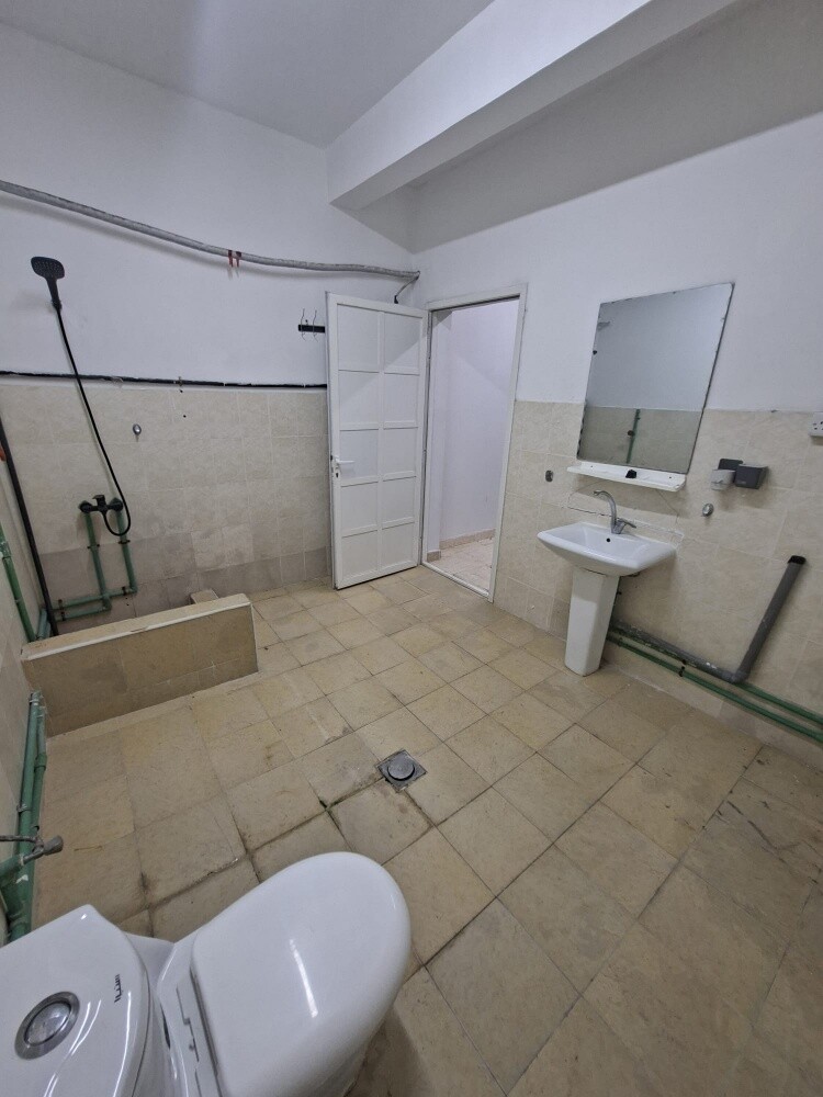 For rent in Al Wakra: a room and a - 6