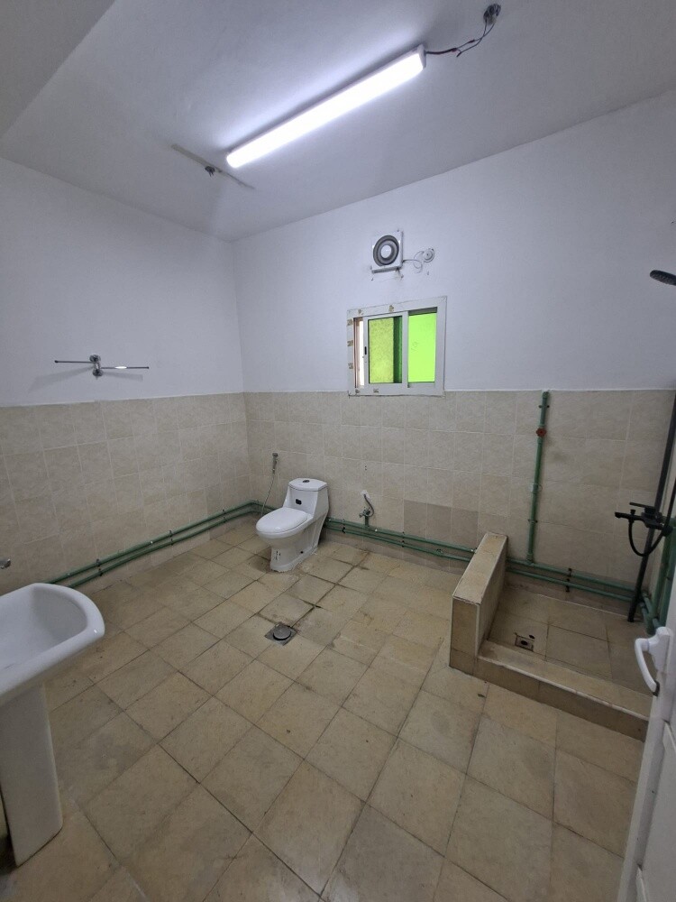 For rent in Al Wakra: a room and a - 5