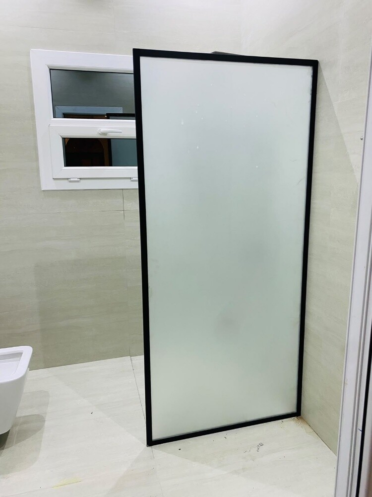 Glass partition for bathroom shower - 12