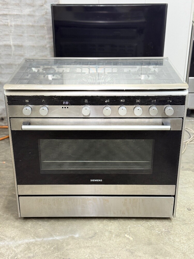 Siemens Gas Cooker - 1