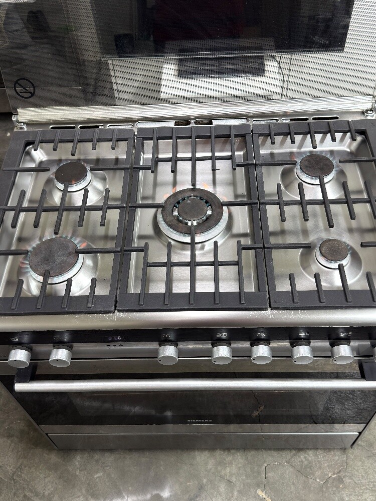 Siemens Gas Cooker - 2