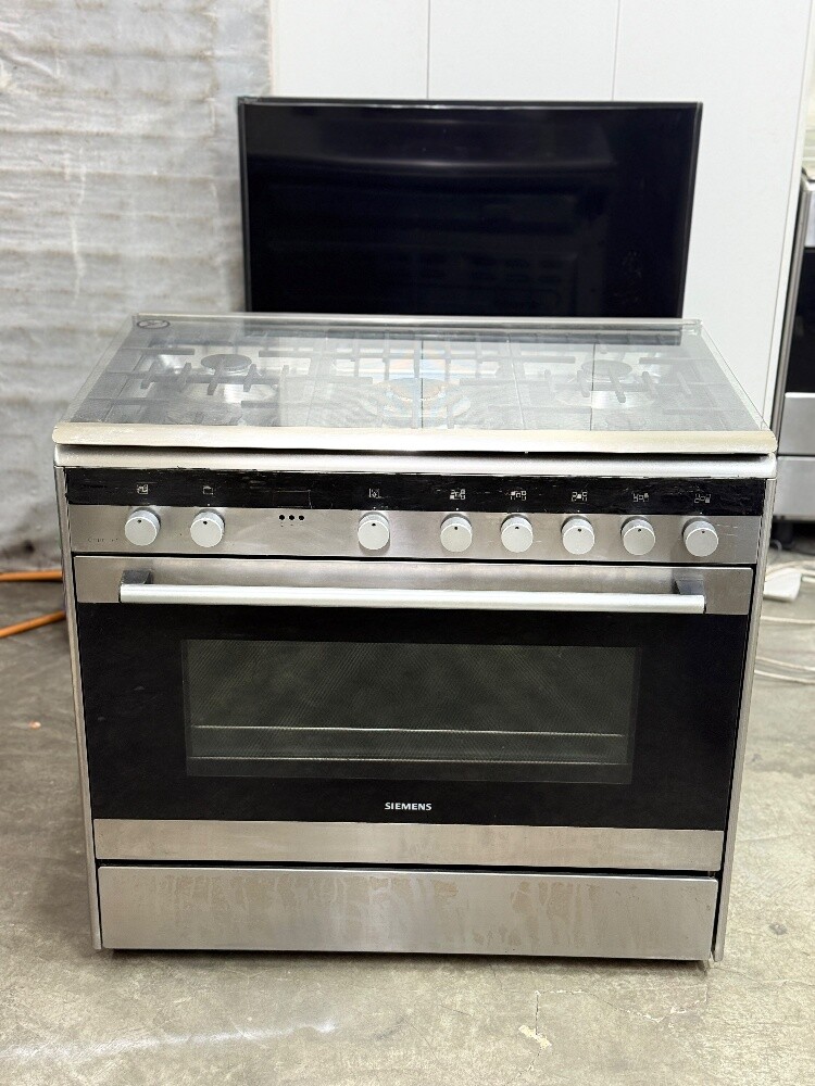 Siemens Gas Cooker - 11