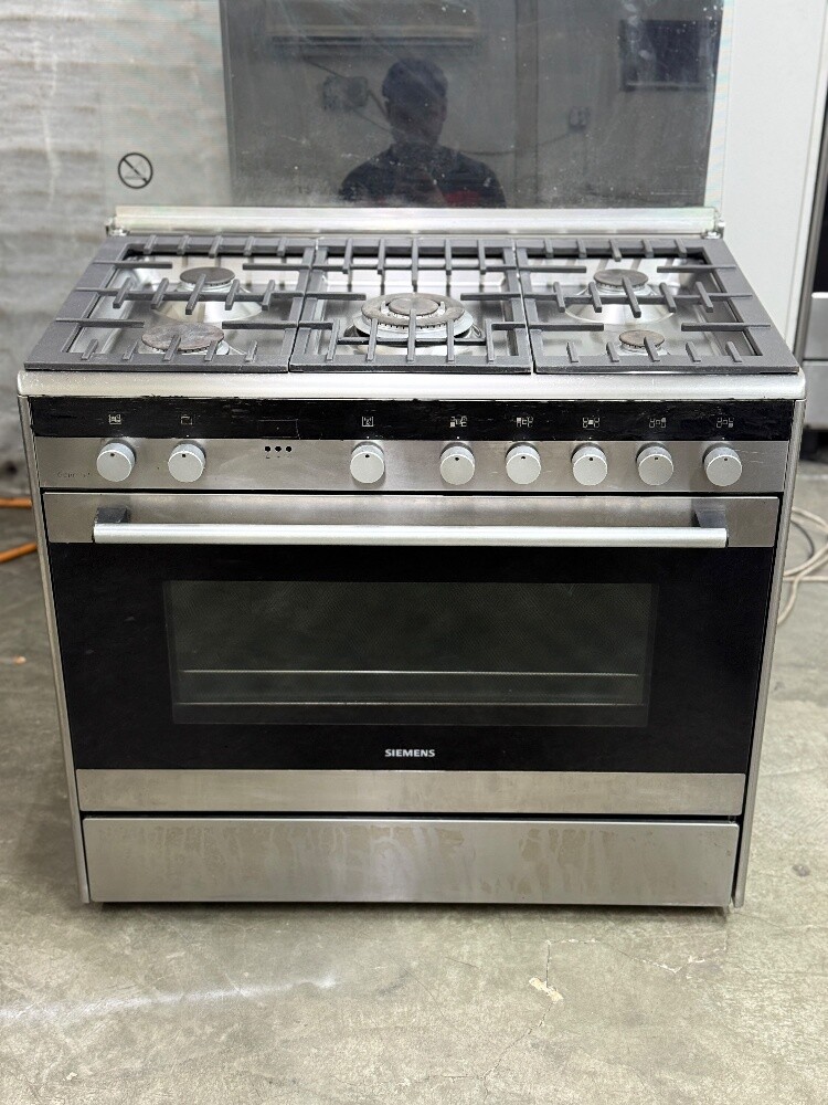 Siemens Gas Cooker - 3