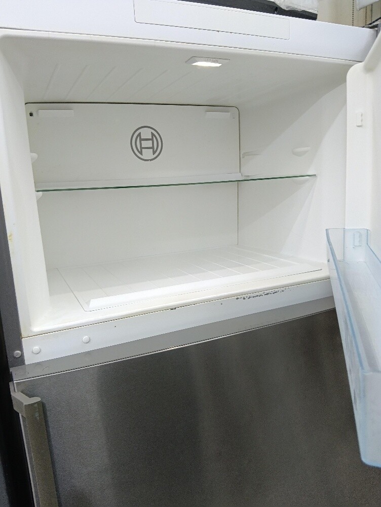 Premium Bosch Stainles refrigerator - 3