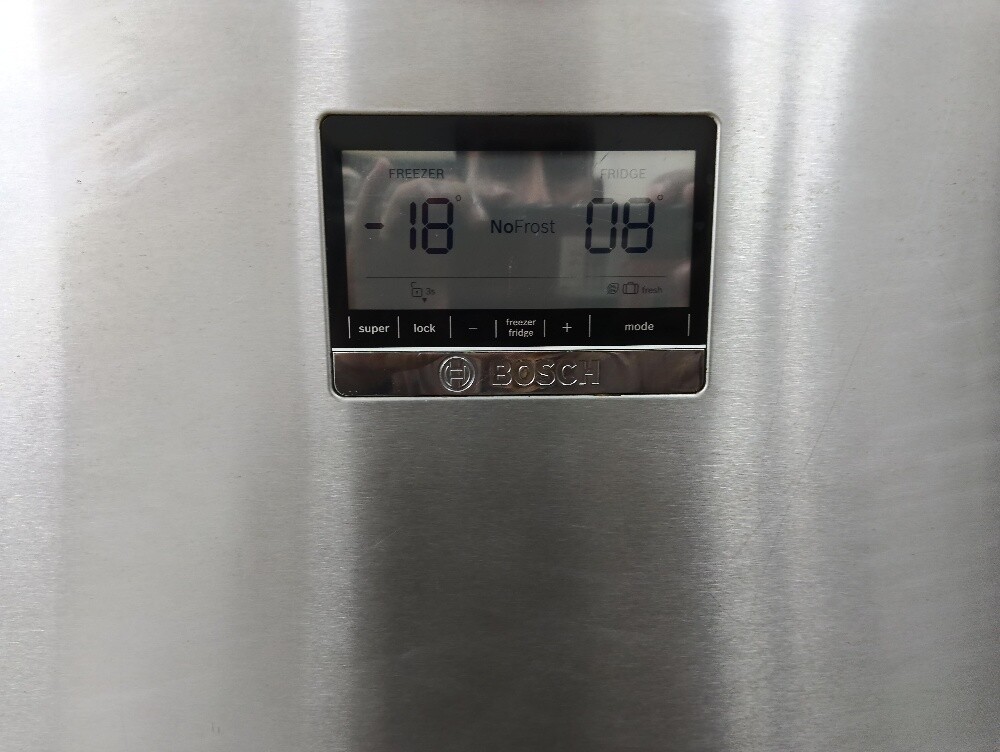 Premium Bosch Stainles refrigerator - 2