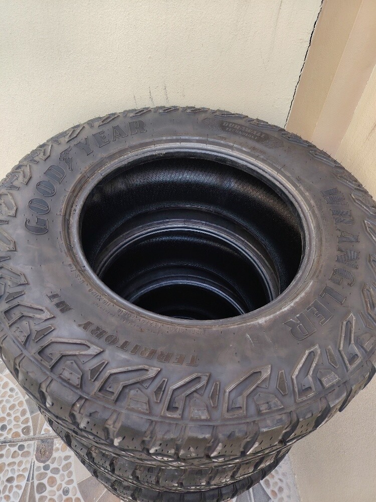 Good tires with little use - 2