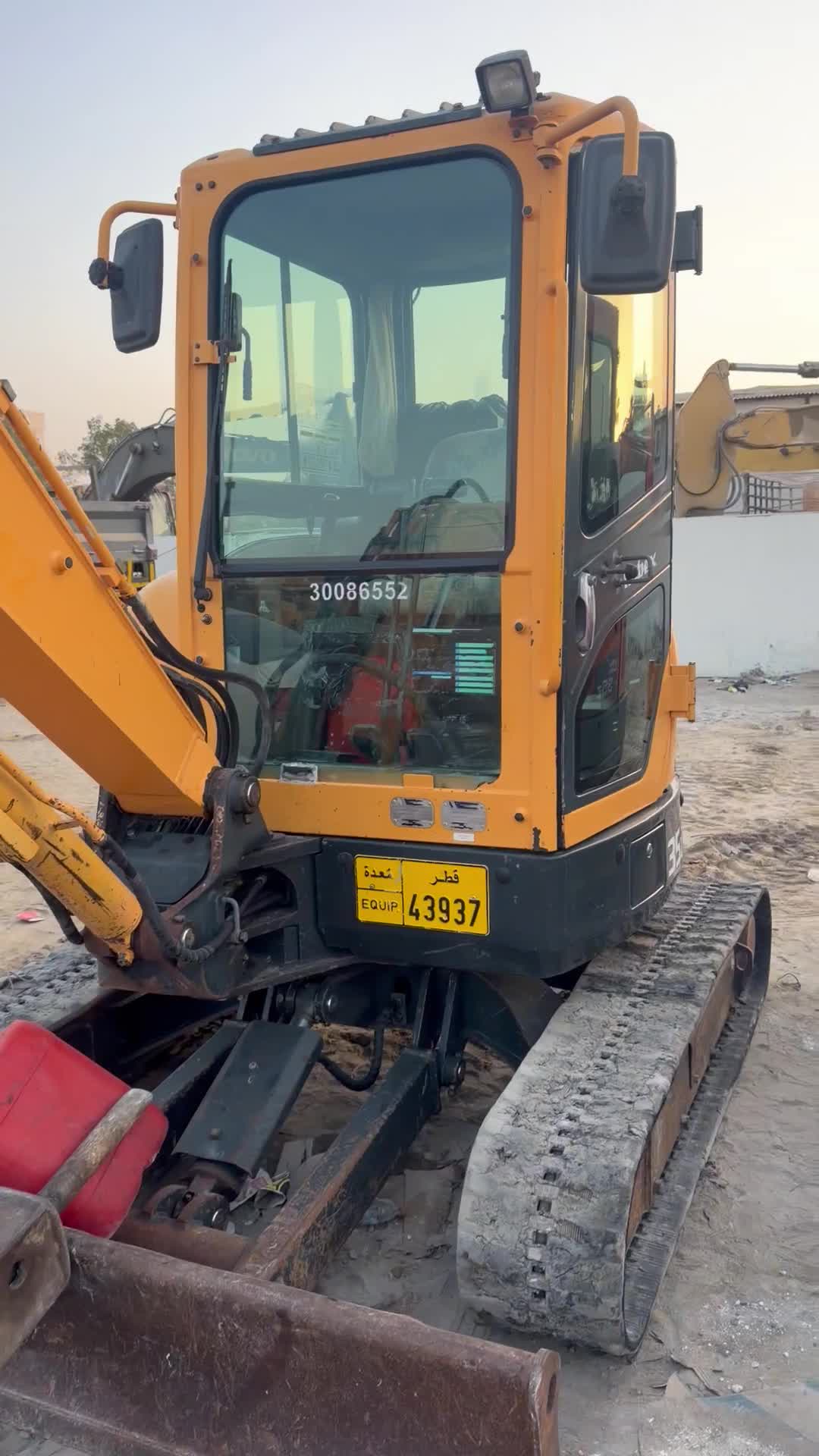 Hyundai 3.5 ton excavator - 5