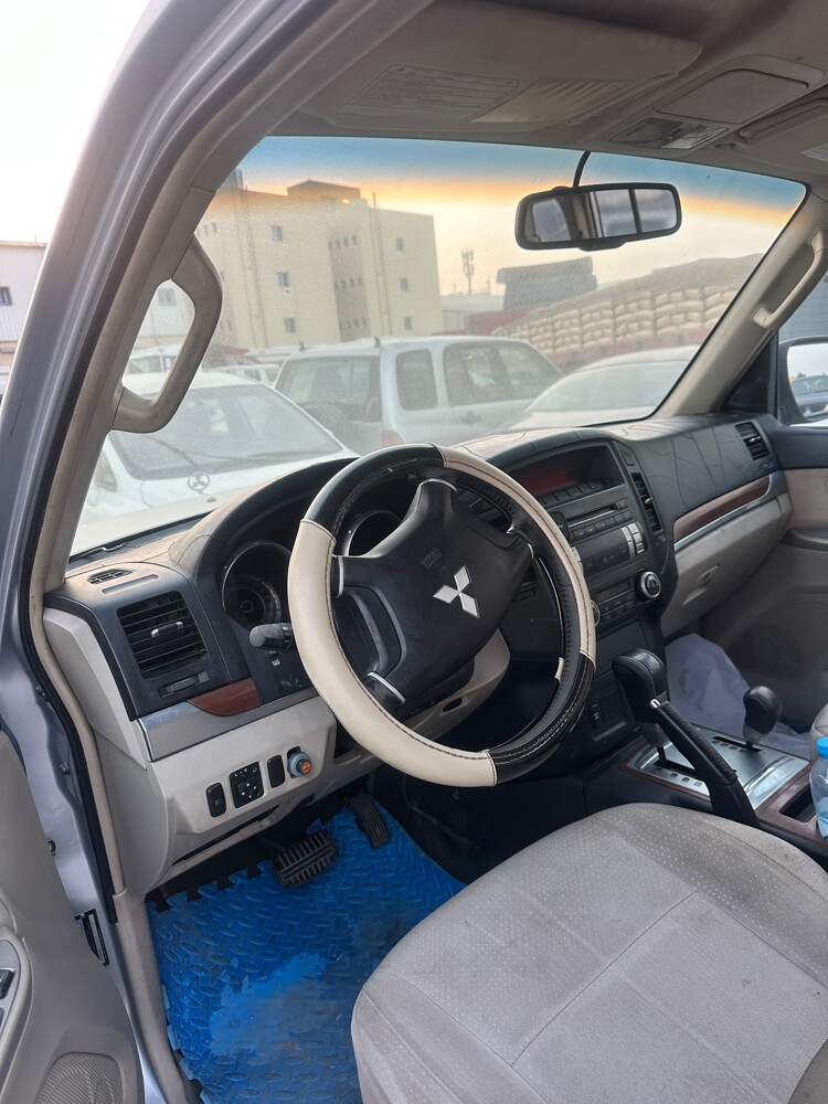Mitsubishi pajero all parts availab - 4