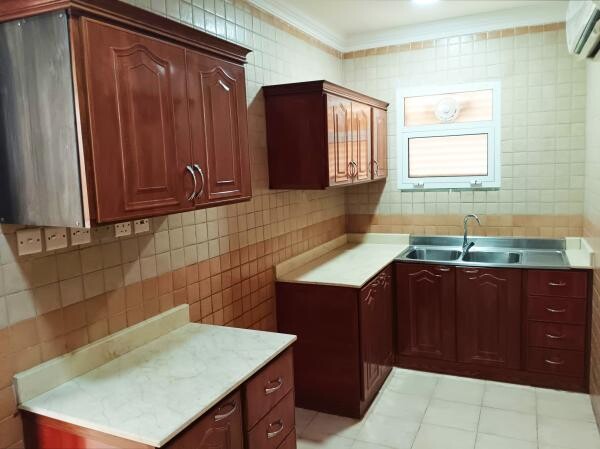 Office for Rent in Aziziyah - 2