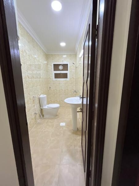 Office for Rent in Aziziyah - 6
