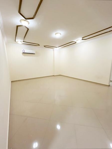 Office for Rent in Aziziyah - 4