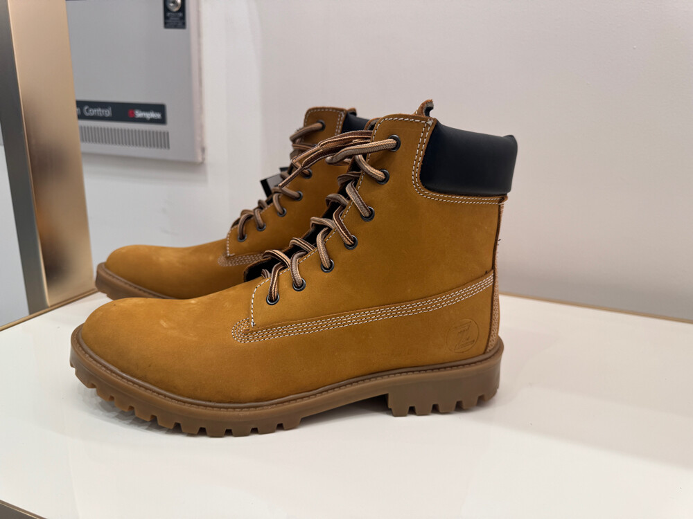ZAA Boots - 9