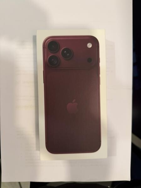 iPhone 18 Pro max 512gb Burgundy - 1