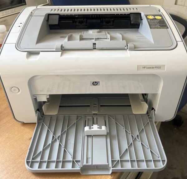 HP Laserjet P1102 - 1