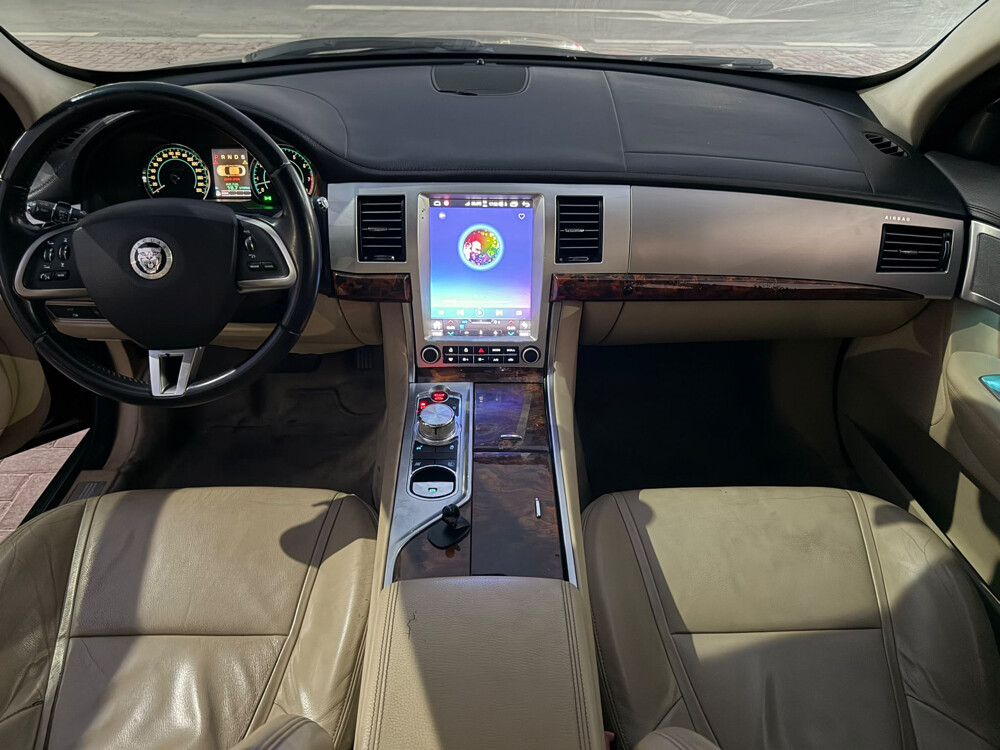 Jaguar XF 2012 - 8