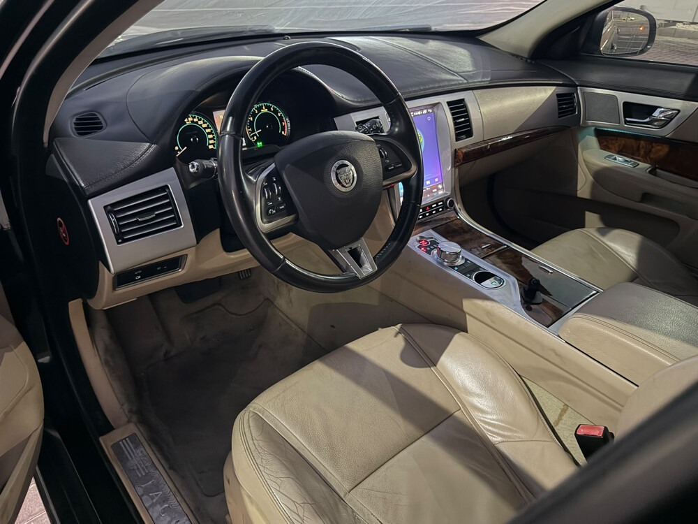 Jaguar XF 2012 - 6
