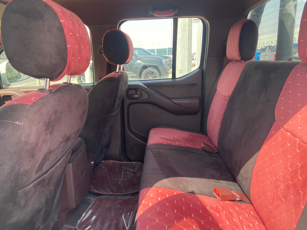 Nissan navara 2015 white  - 4