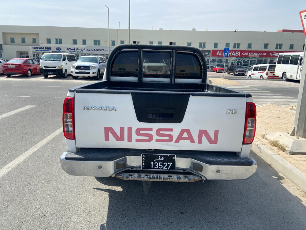 Nissan navara 2015 white  - 2