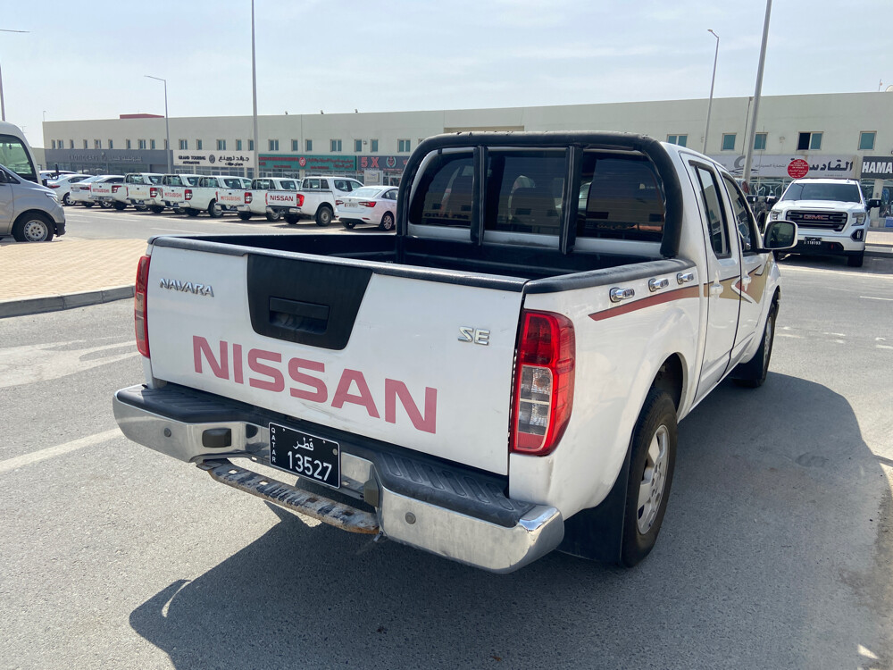 Nissan navara 2015 white  - 7