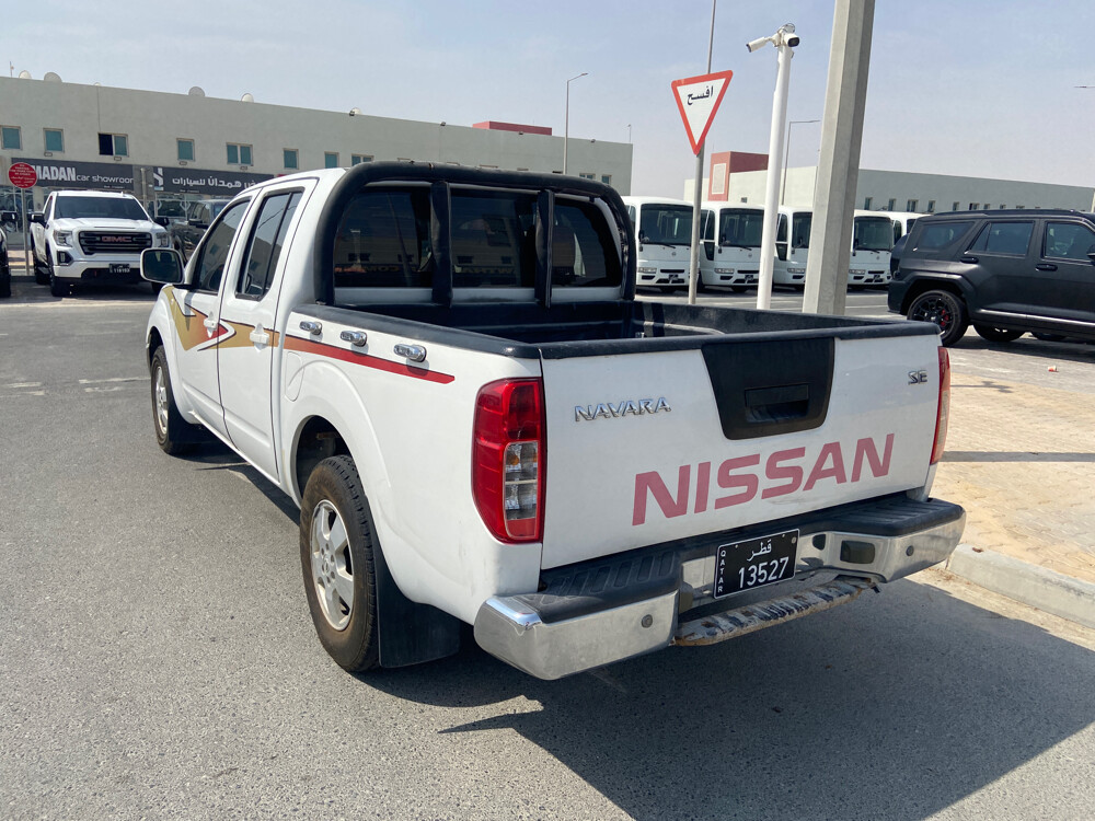 Nissan navara 2015 white  - 6