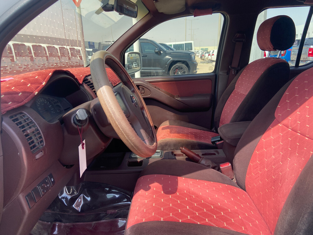 Nissan navara 2015 white  - 8