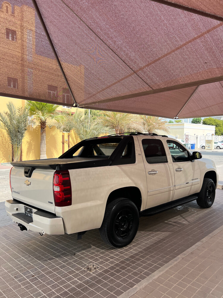 Chevrolet Avalanche LTZ - 6