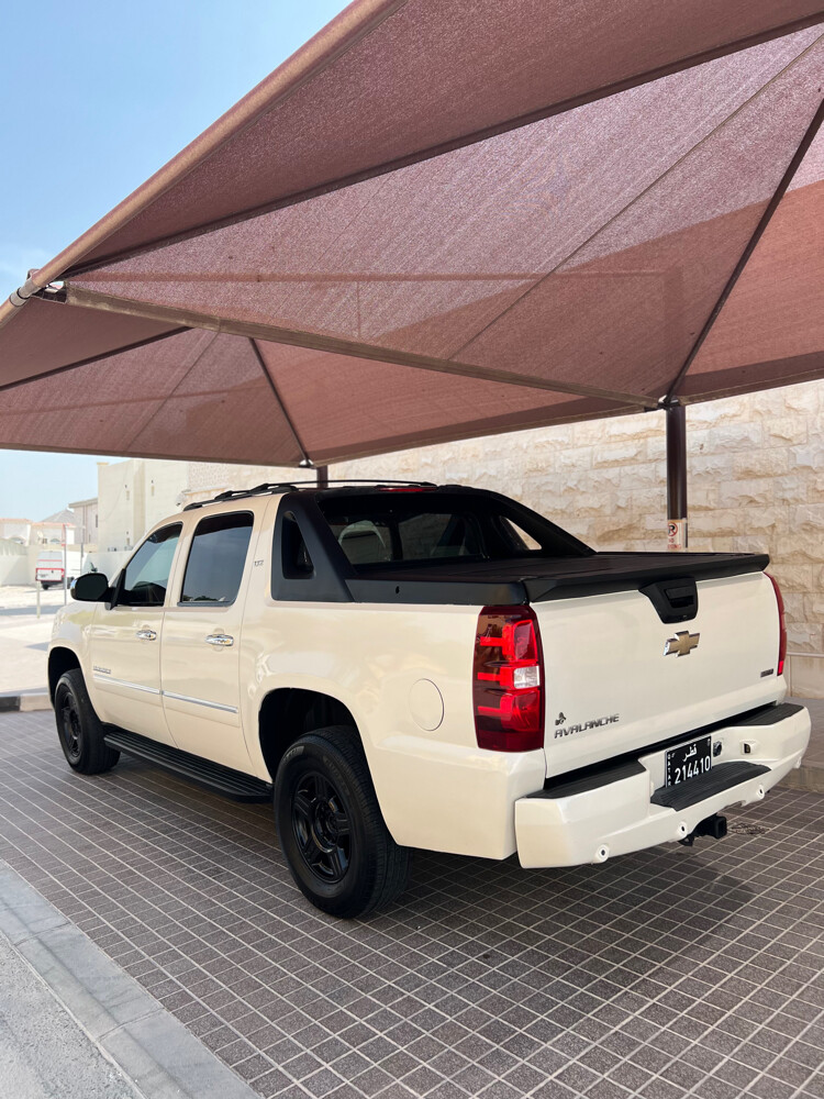Chevrolet Avalanche LTZ - 2