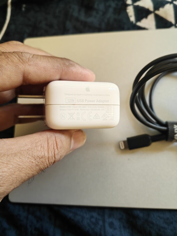 apple iPad original adapter & cable - 4